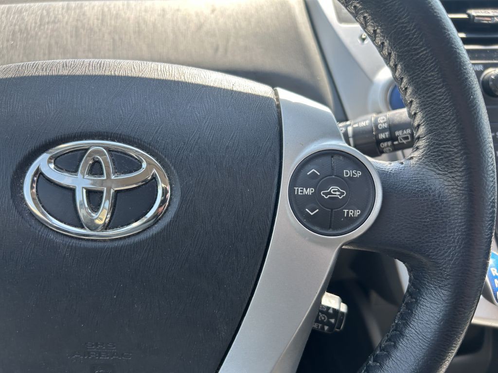 2014 Toyota Prius Image 17
