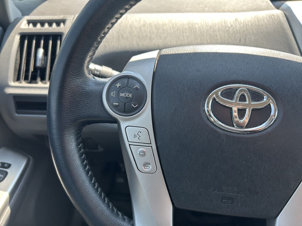 2014 Toyota Prius Image 18