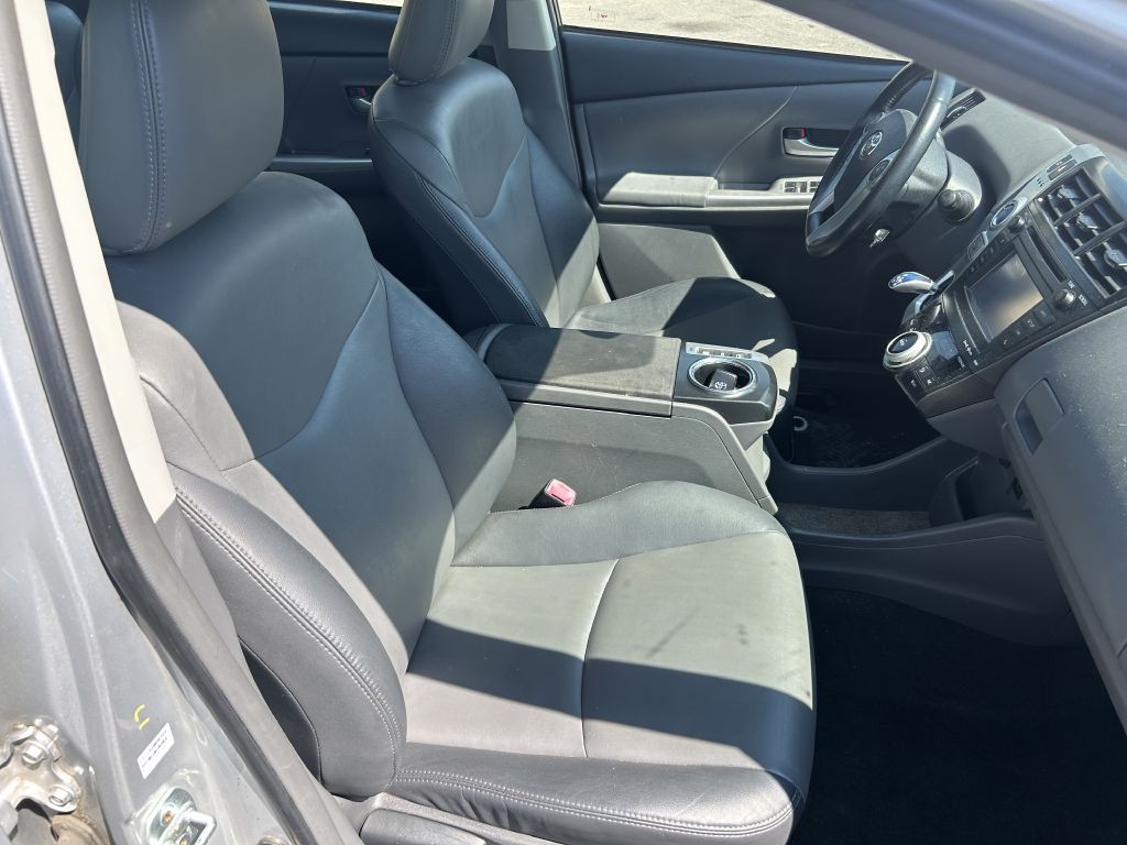 2014 Toyota Prius Image 19