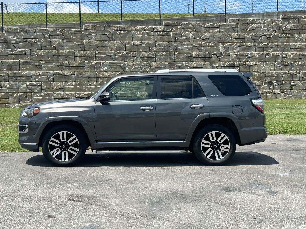 2016 Toyota 4Runner Image 2