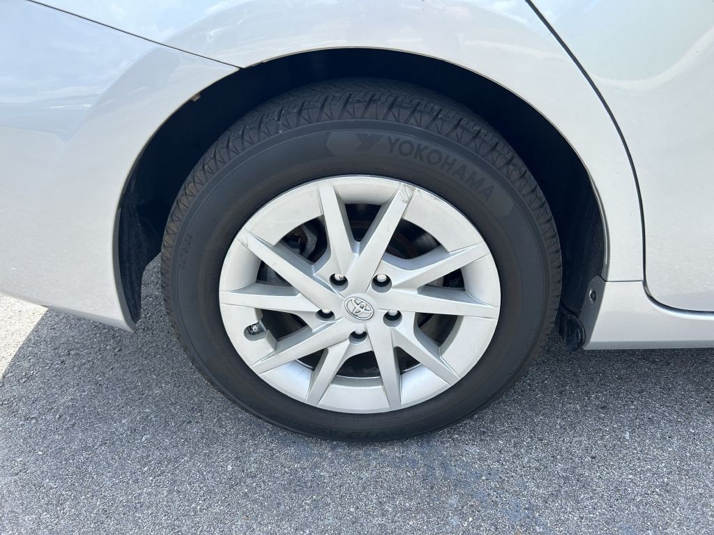 2014 Toyota Prius Image 6