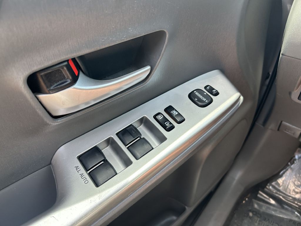 2014 Toyota Prius Image 7