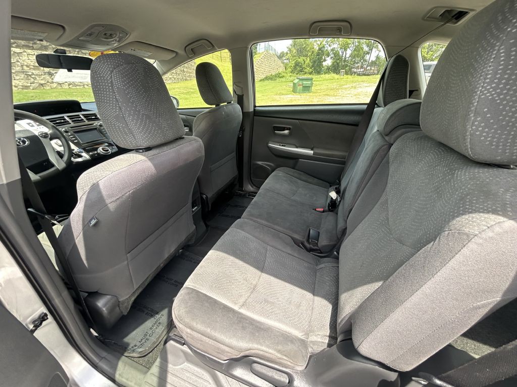 2014 Toyota Prius Image 10