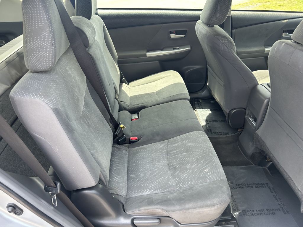 2014 Toyota Prius Image 12