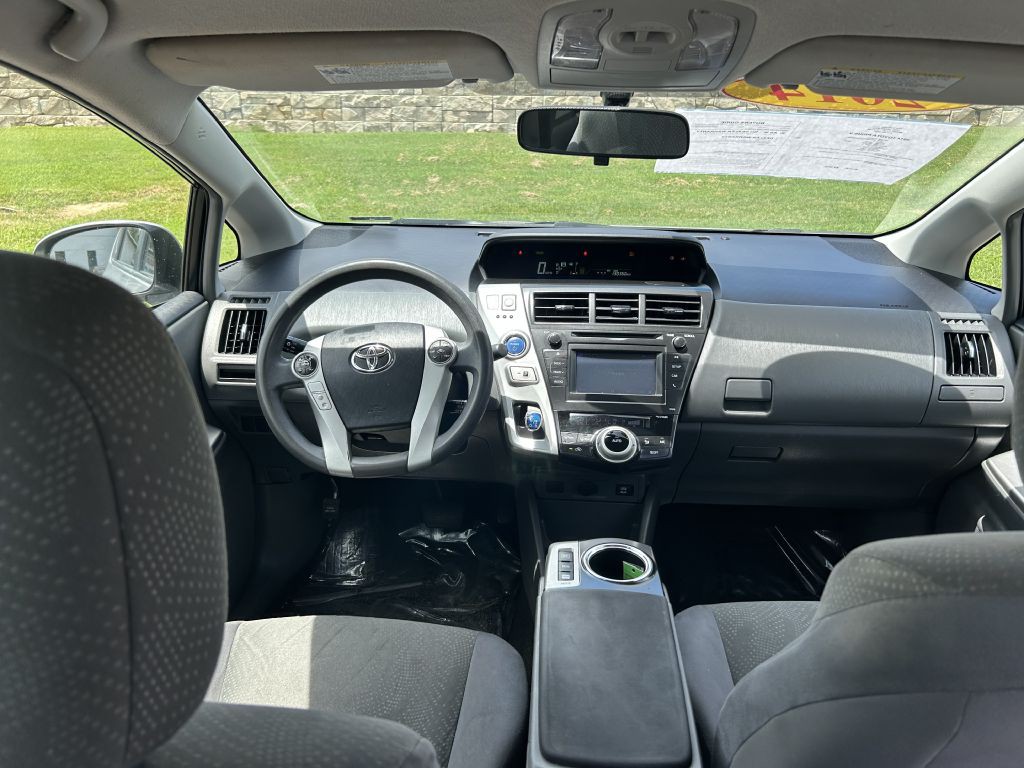 2014 Toyota Prius Image 14
