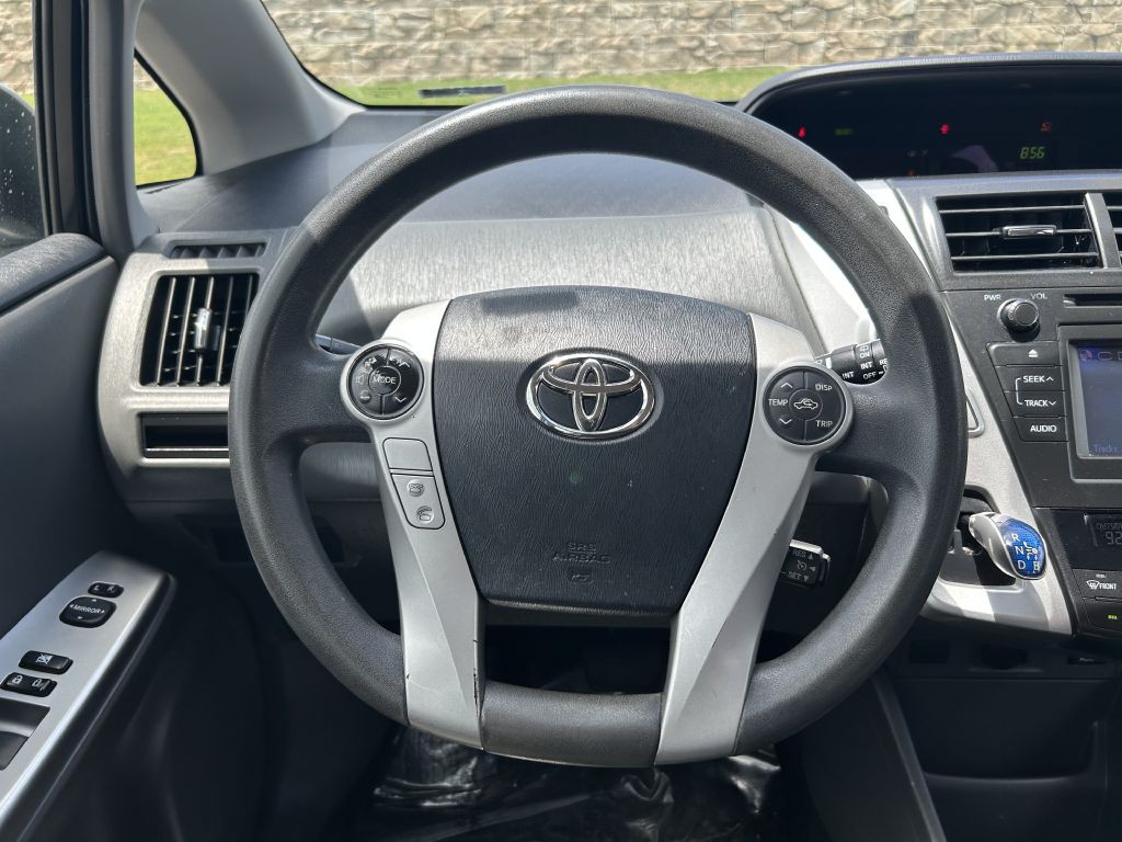2014 Toyota Prius Image 16