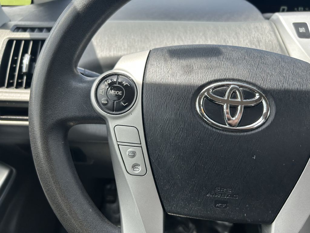 2014 Toyota Prius Image 18