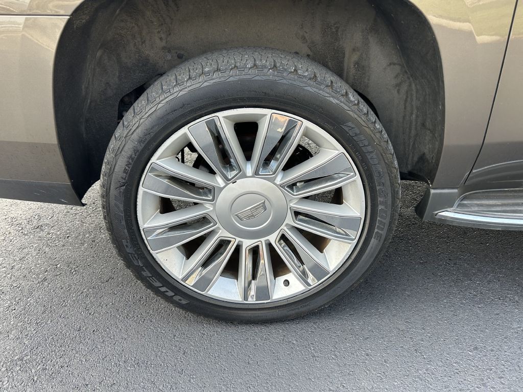 2015 Cadillac Escalade Image 6