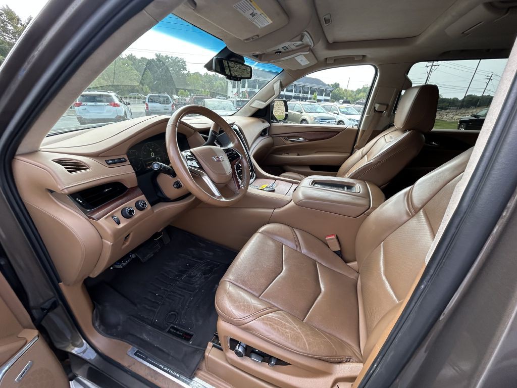 2015 Cadillac Escalade Image 9