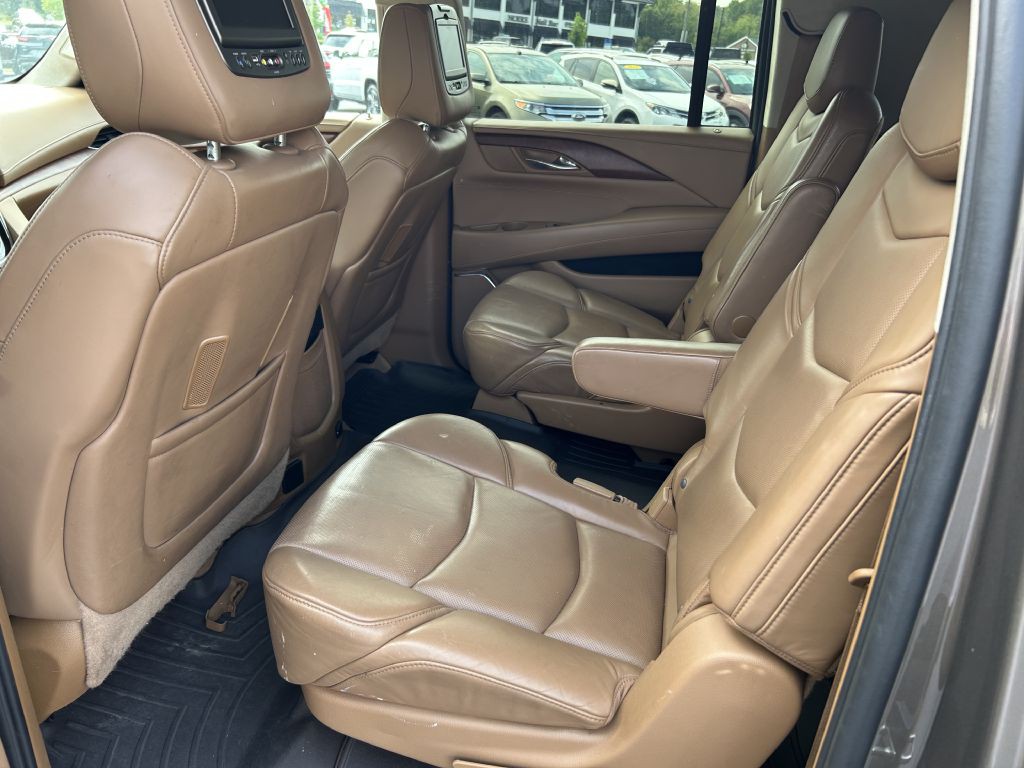 2015 Cadillac Escalade Image 11
