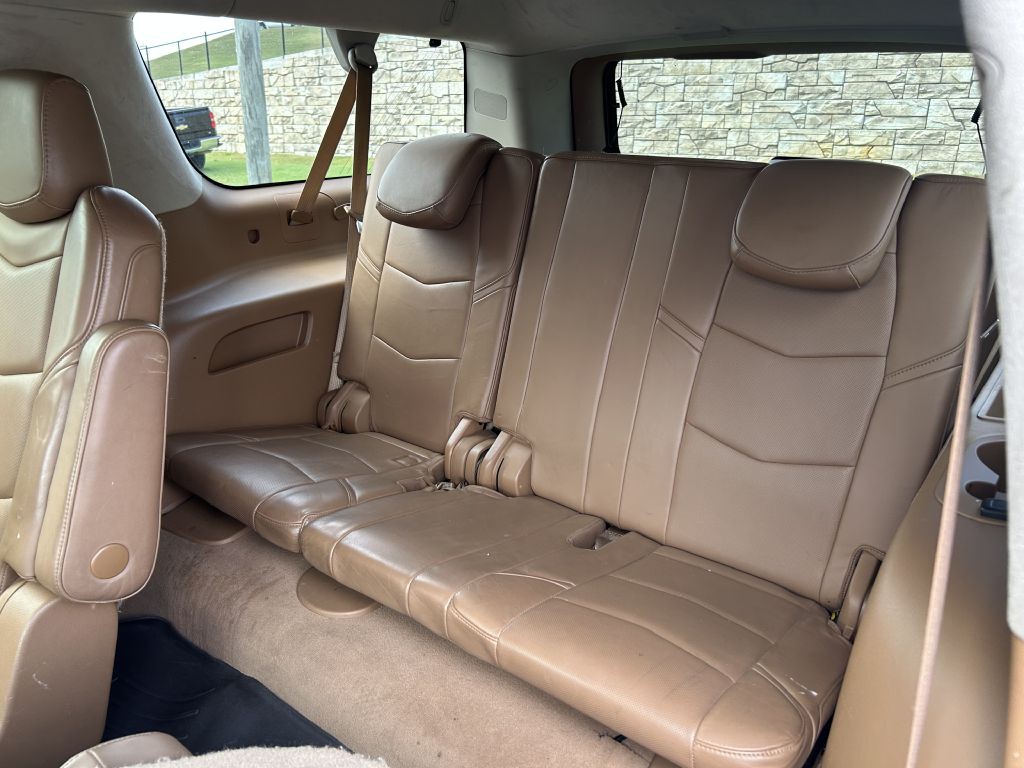 2015 Cadillac Escalade Image 13