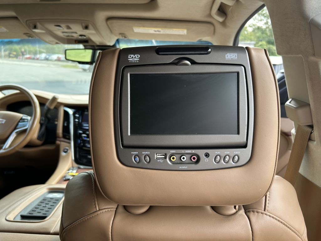 2015 Cadillac Escalade Image 17