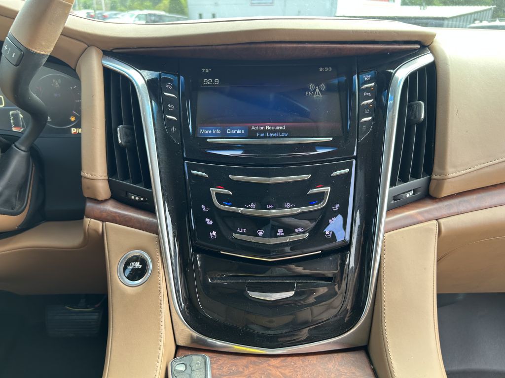 2015 Cadillac Escalade Image 21