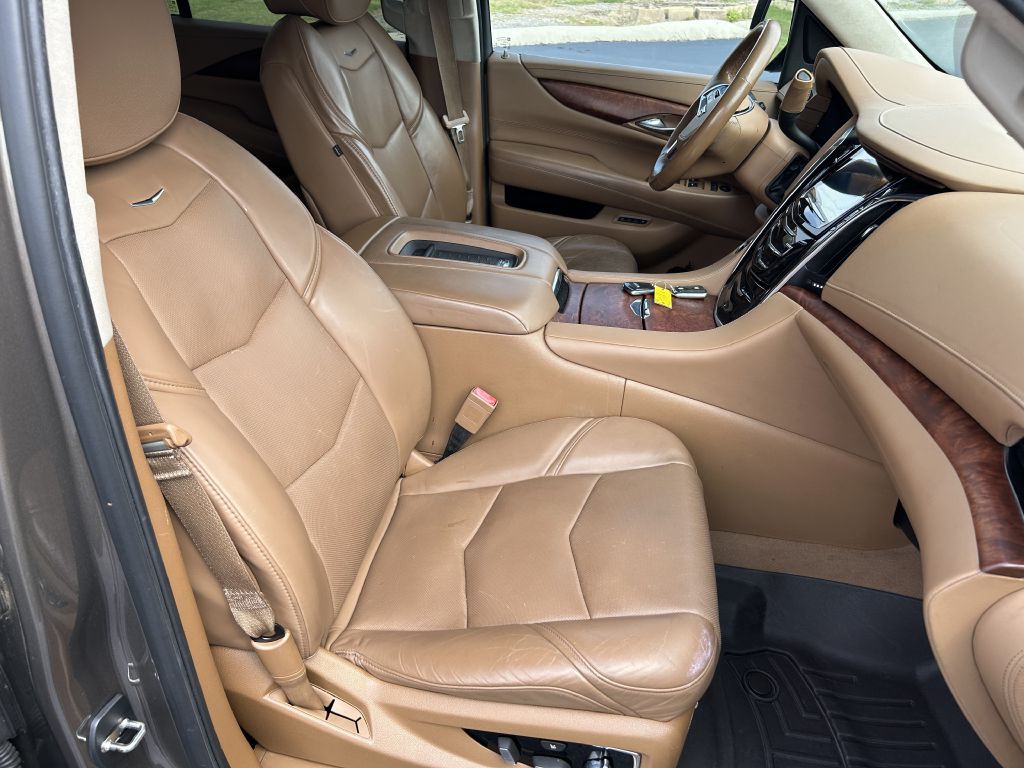 2015 Cadillac Escalade Image 23