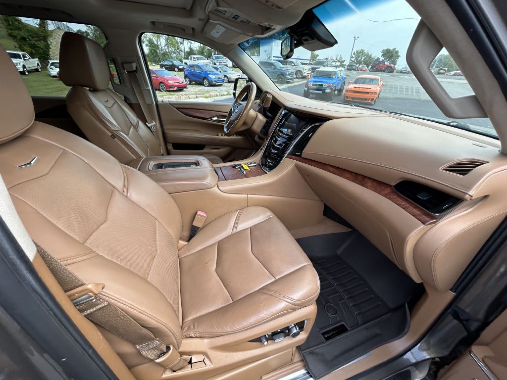 2015 Cadillac Escalade Image 24