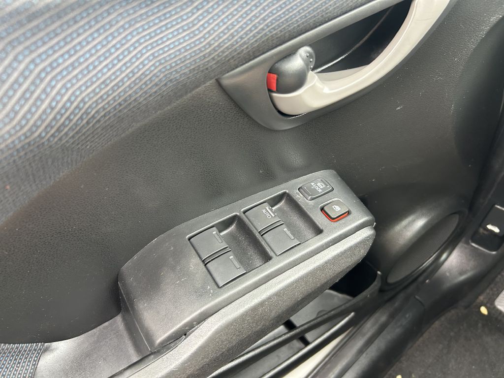 2011 Honda Fit Image 7