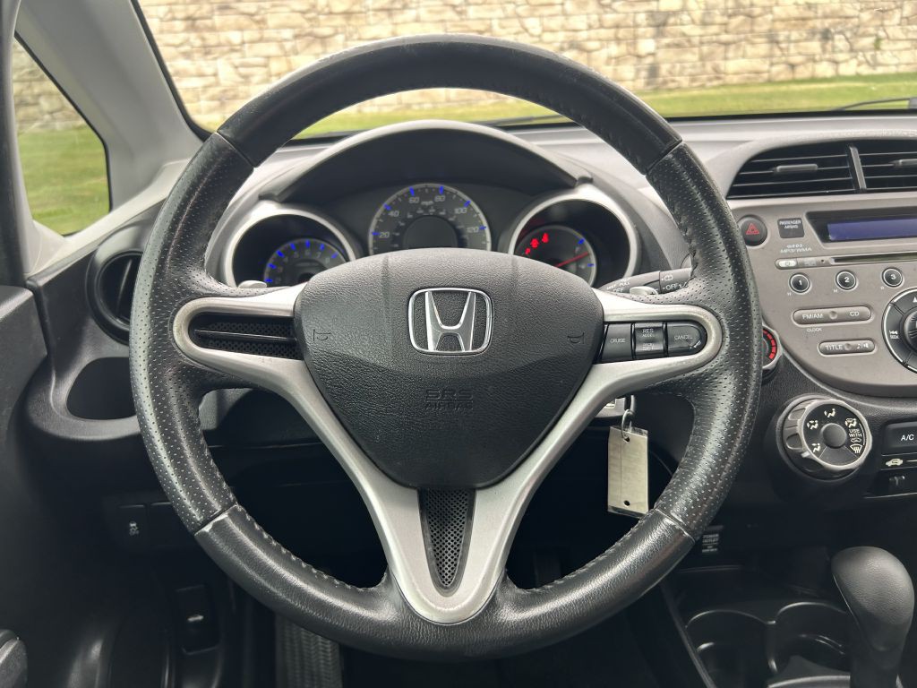 2011 Honda Fit Image 16