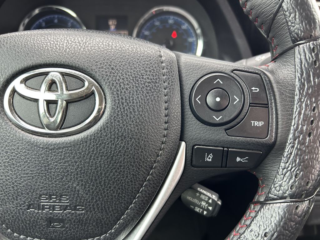 2017 Toyota Corolla Image 17