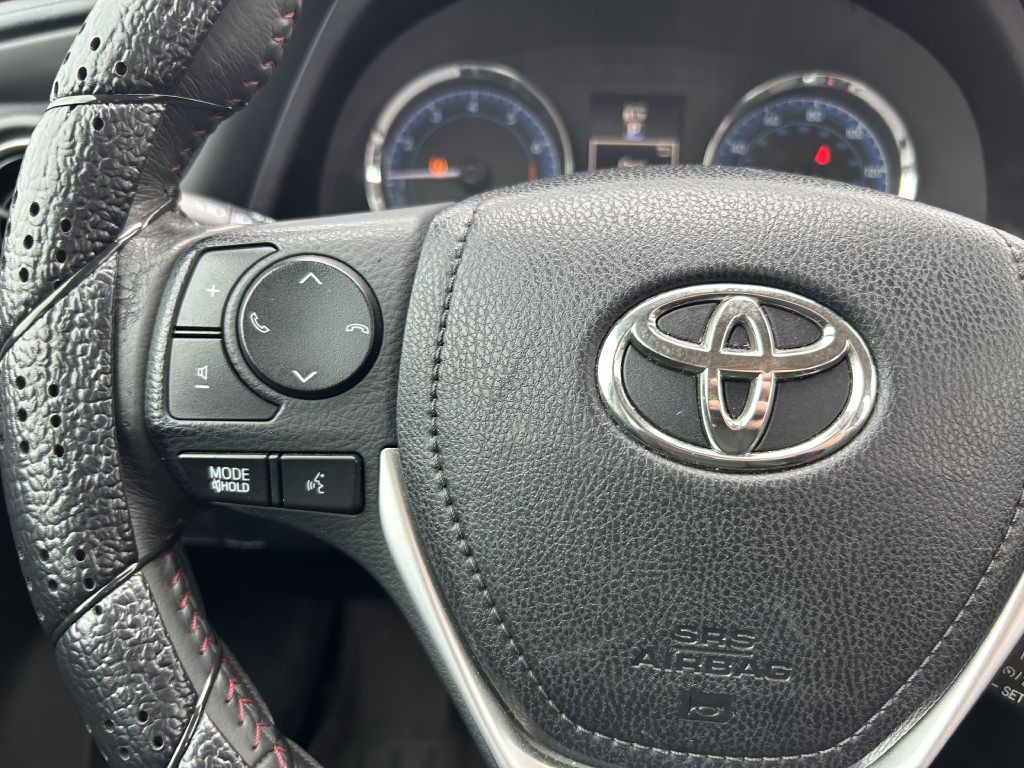2017 Toyota Corolla Image 18