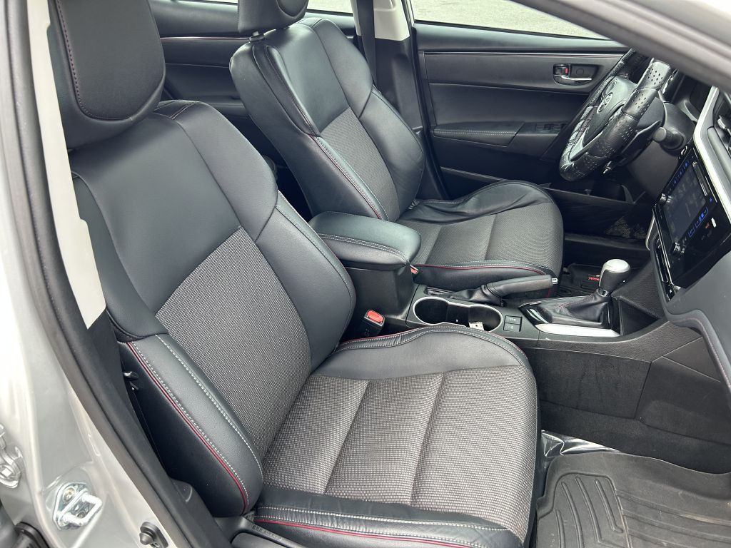 2017 Toyota Corolla Image 19