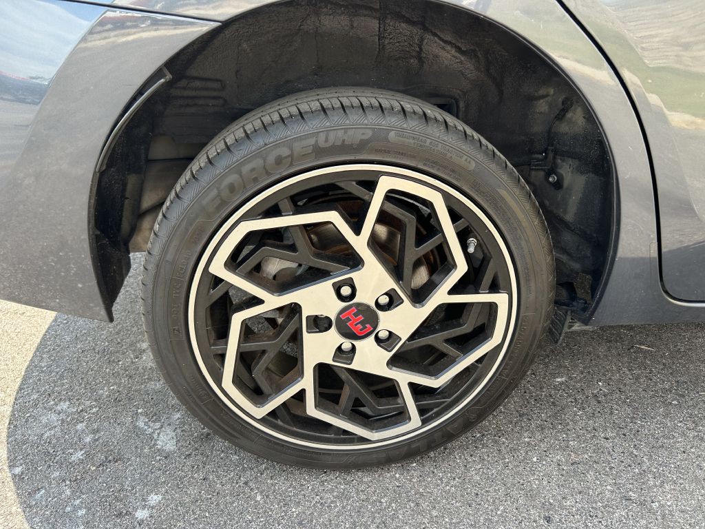 2017 Toyota Corolla Image 6
