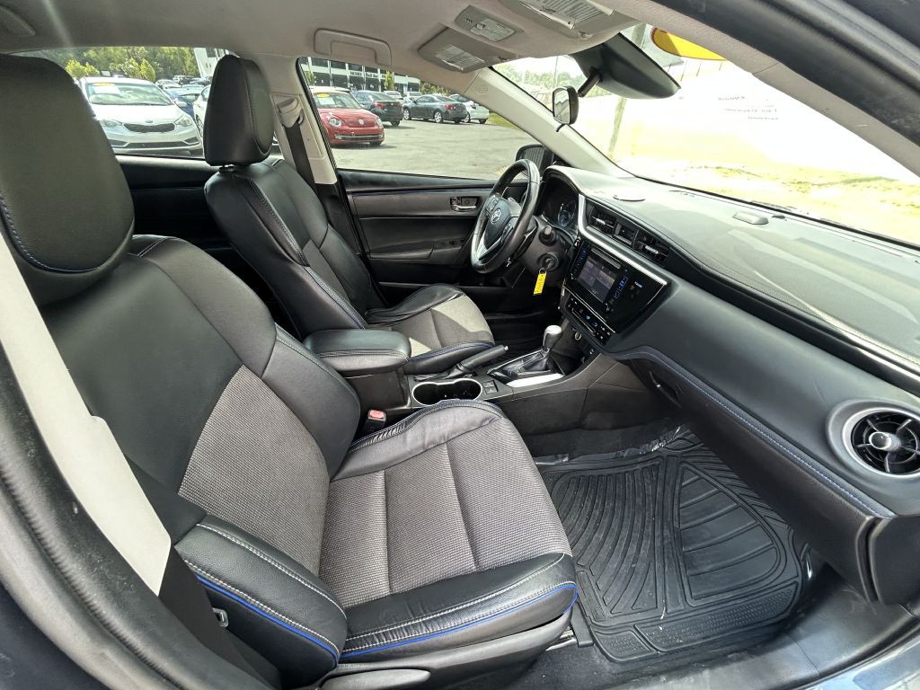 2017 Toyota Corolla Image 18