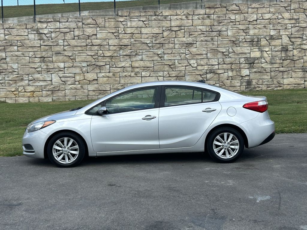 2016 Kia Forte Image 2