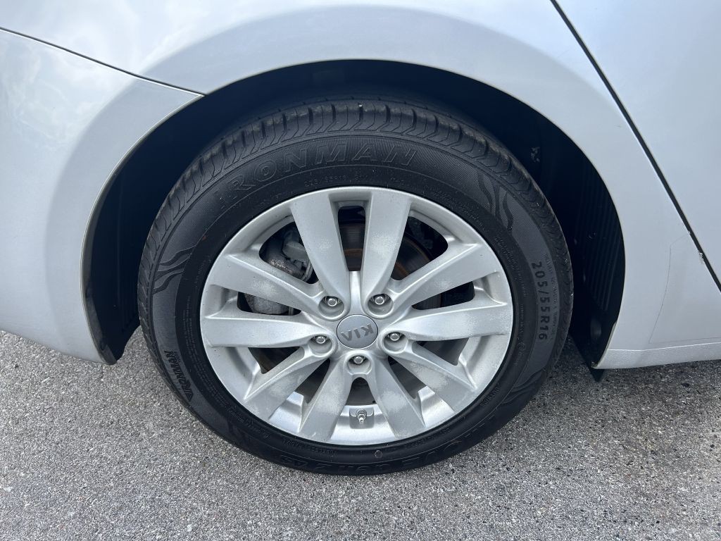 2016 Kia Forte Image 6