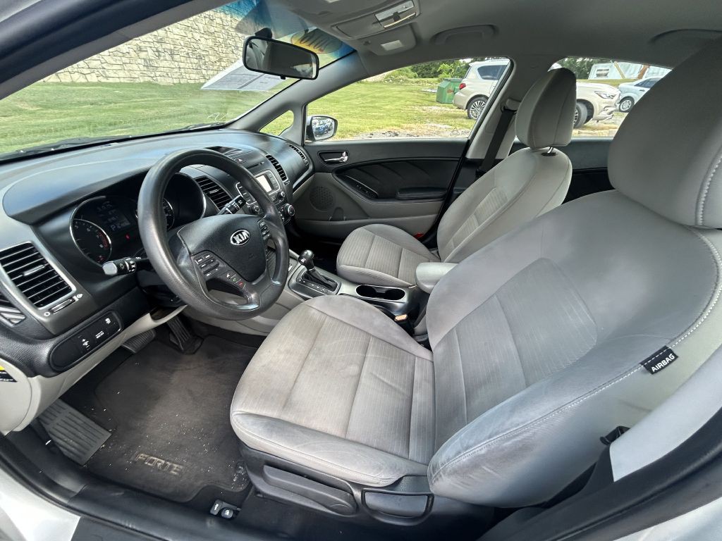 2016 Kia Forte Image 9