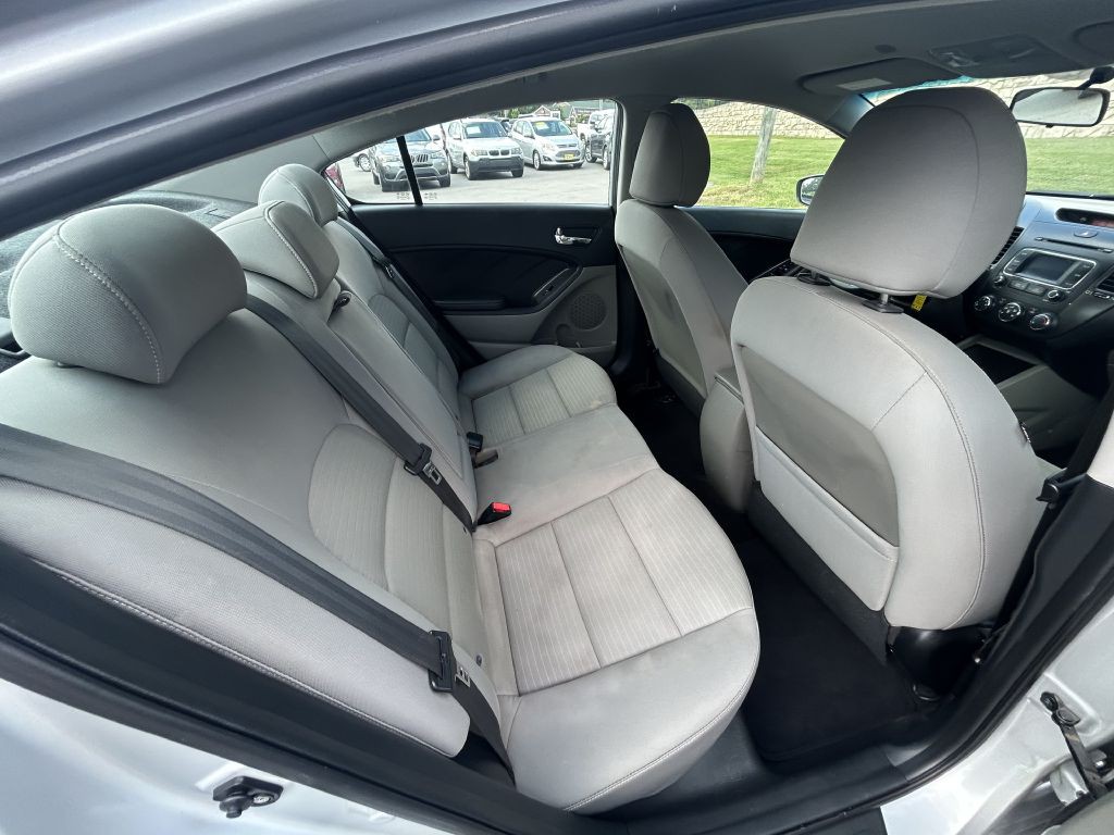 2016 Kia Forte Image 13