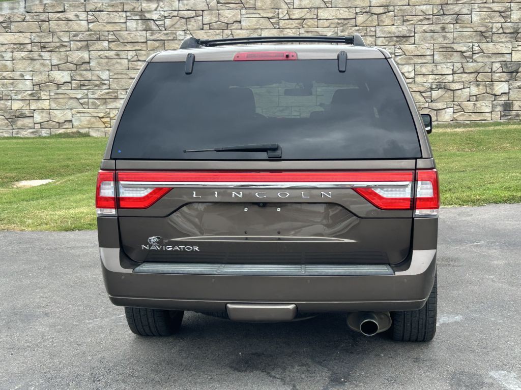 2017 Lincoln Navigator Image 5