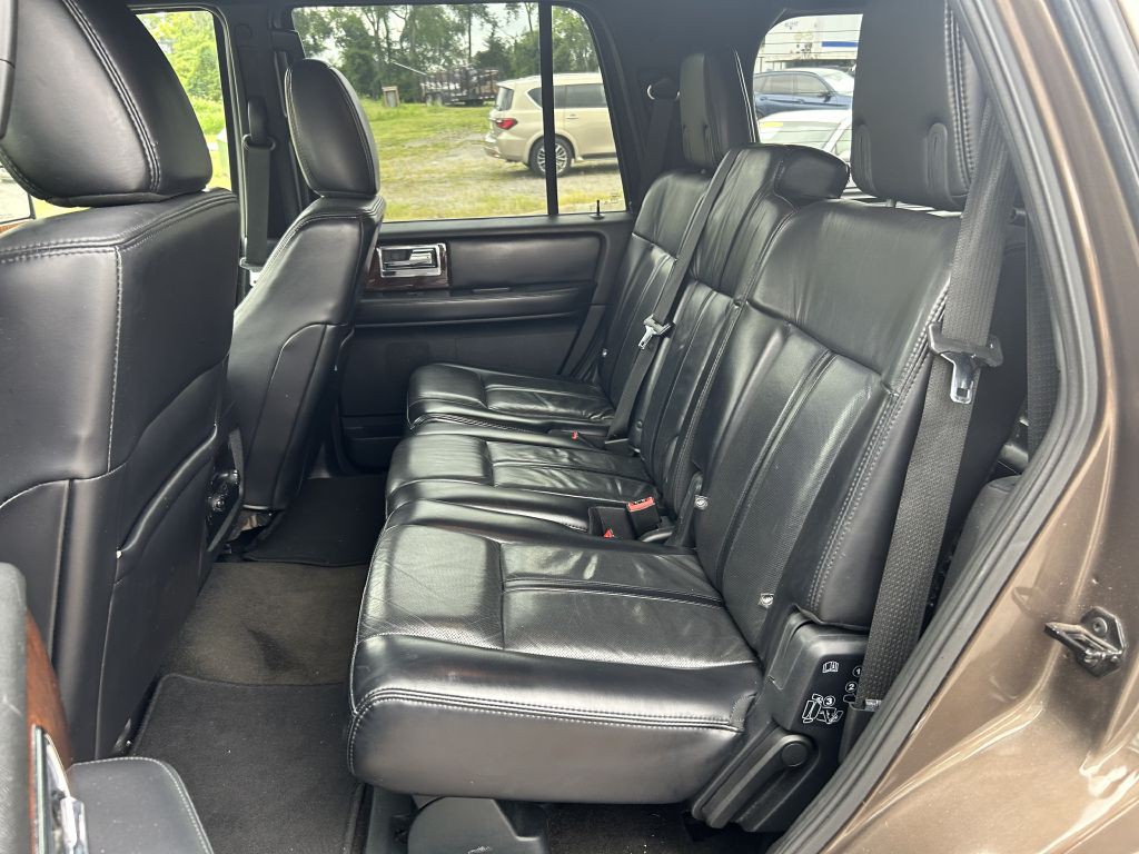 2017 Lincoln Navigator Image 11