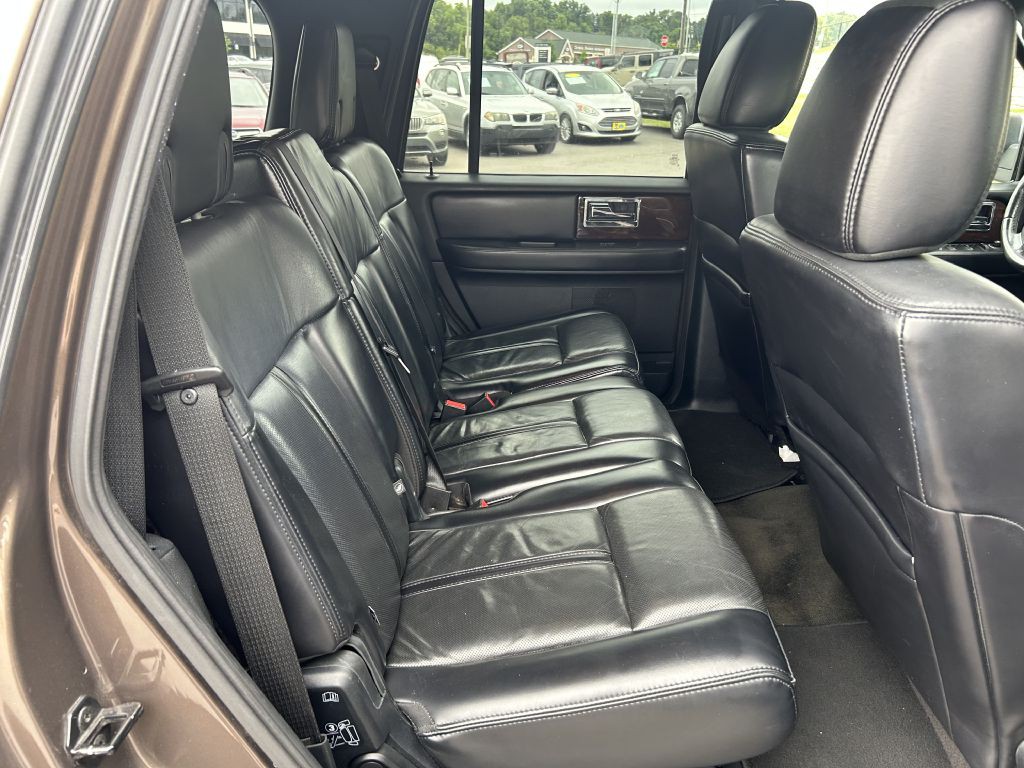 2017 Lincoln Navigator Image 14
