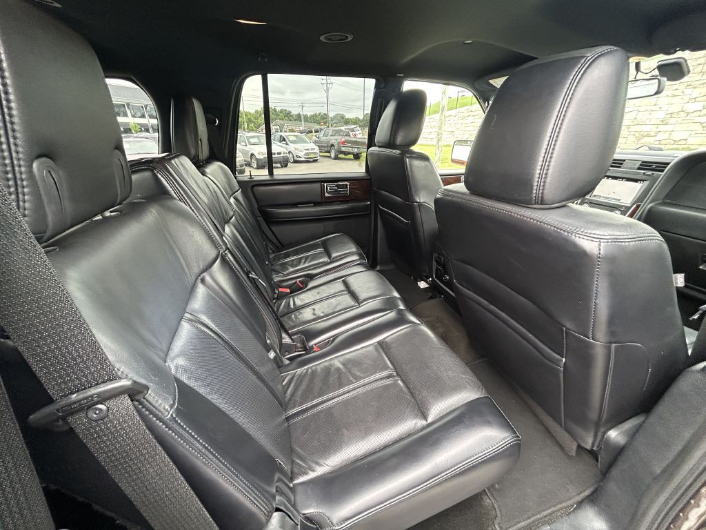 2017 Lincoln Navigator Image 15