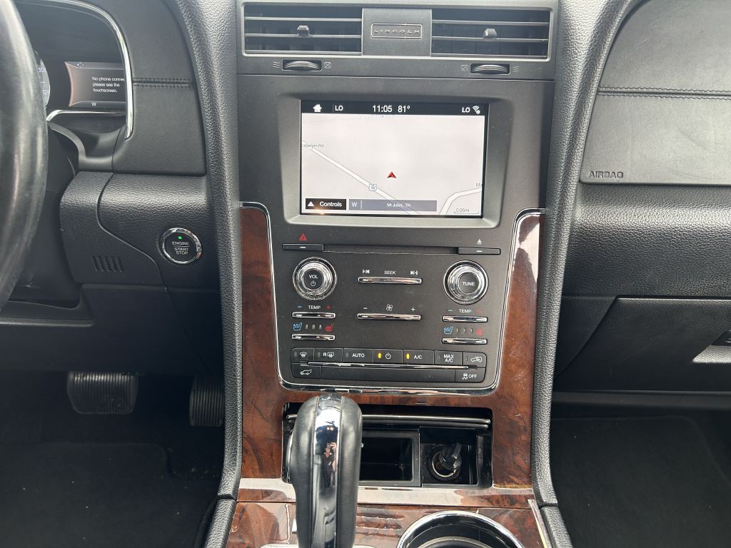 2017 Lincoln Navigator Image 17
