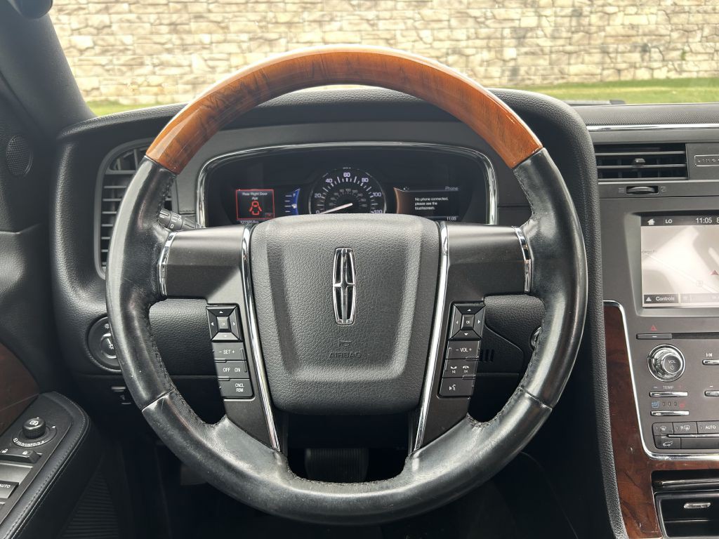 2017 Lincoln Navigator Image 18