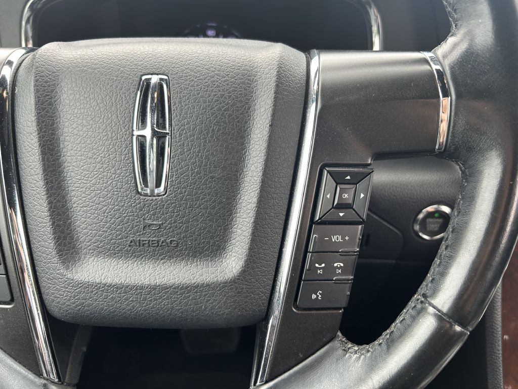 2017 Lincoln Navigator Image 19