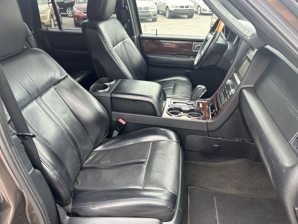2017 Lincoln Navigator Image 21