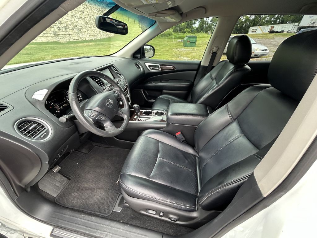 2015 Nissan Pathfinder Image 10