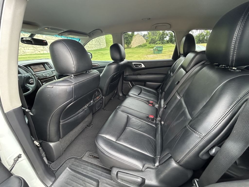 2015 Nissan Pathfinder Image 11