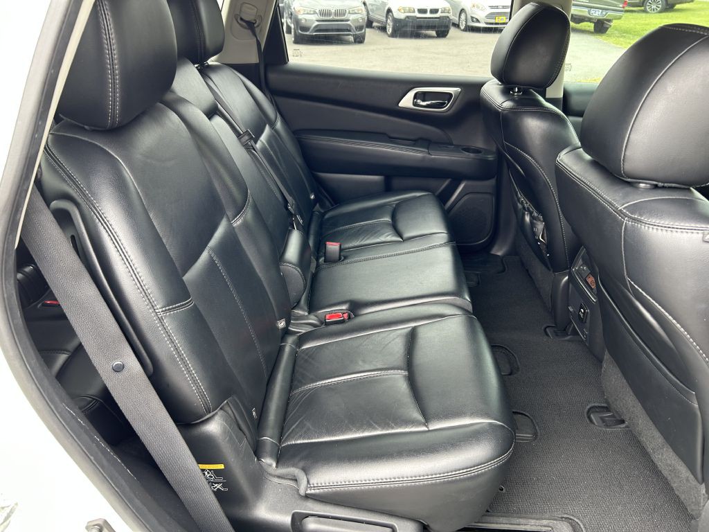 2015 Nissan Pathfinder Image 15