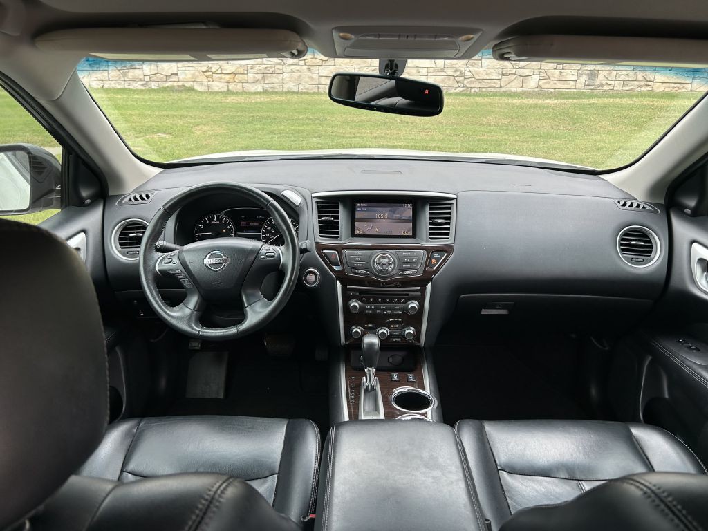 2015 Nissan Pathfinder Image 17