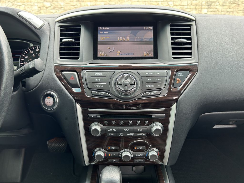 2015 Nissan Pathfinder Image 18