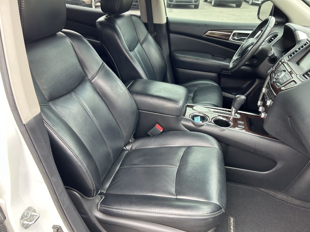 2015 Nissan Pathfinder Image 21