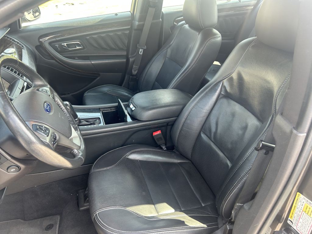 2019 Ford Taurus Image 8
