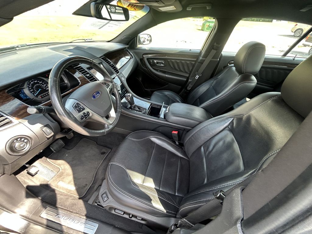 2019 Ford Taurus Image 9
