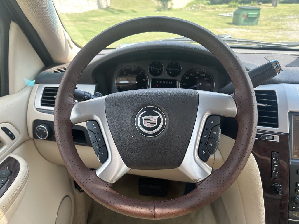 2007 Cadillac Escalade Image 17
