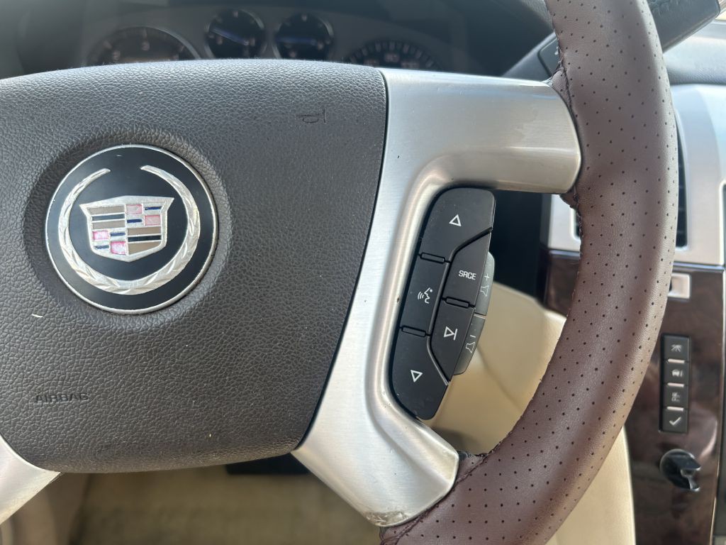 2007 Cadillac Escalade Image 18