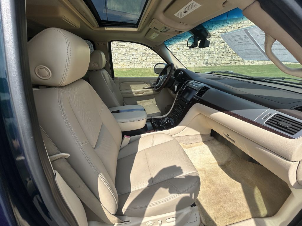 2007 Cadillac Escalade Image 21