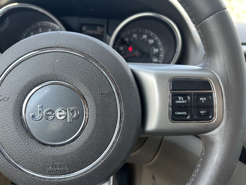 2012 Jeep Grand Cherokee Image 18